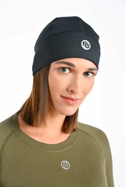 Short insulated hat Black